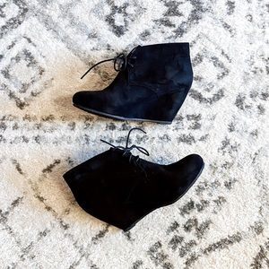 LIKE NEW Black Suede Lace Up Wedge Bootie Size 8